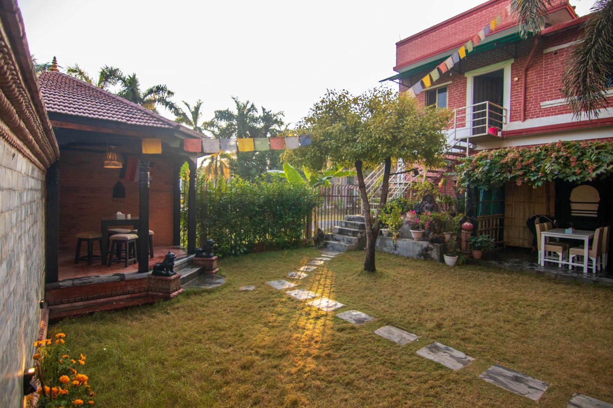 Hotel Ananda Inn Rummindei Extérieur photo
